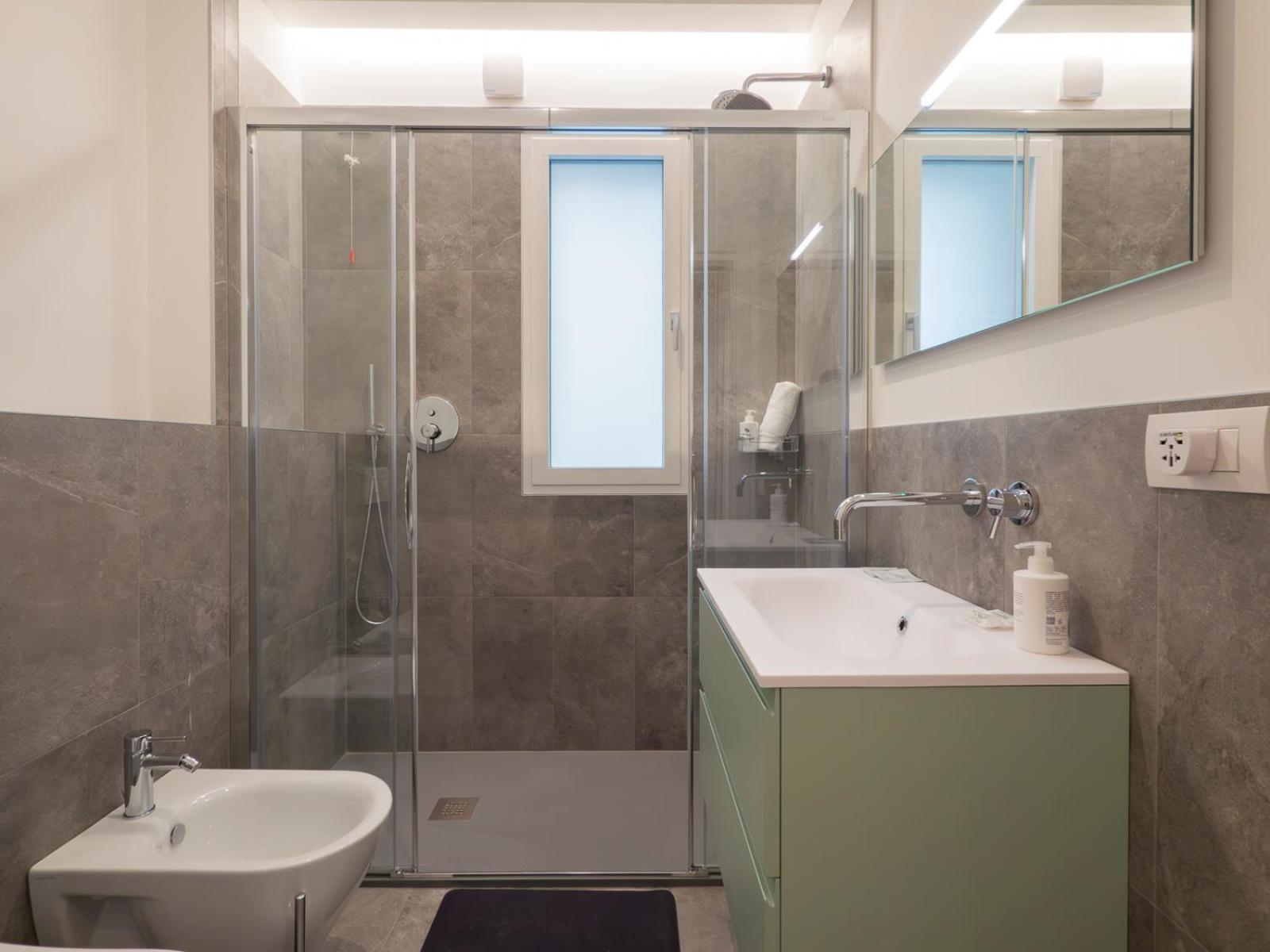 Crovato's Palace - Design E Comfort Nel Cuore Di Appartamento Milano